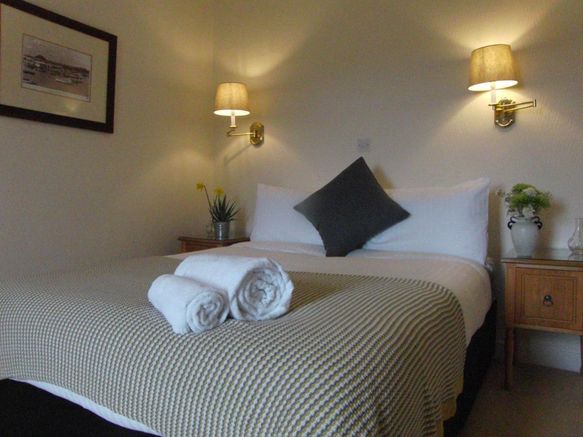 Bosuns Chair Lymington Room photo